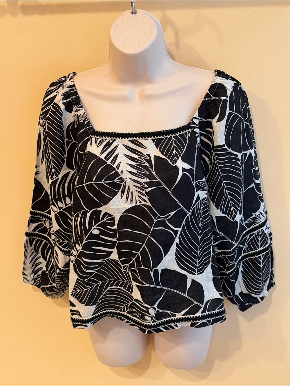 Cynthia Rowley Women's 100% Linen Black & White Leaf Print Square Neck Top M